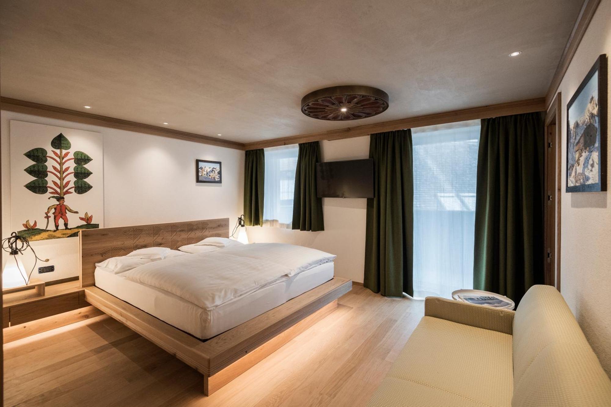 Posta Zirm Hotel Корвара-ин-Бадия Экстерьер фото