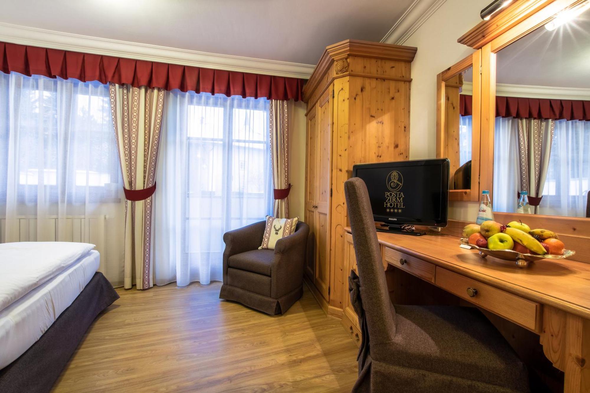 Posta Zirm Hotel Корвара-ин-Бадия Экстерьер фото