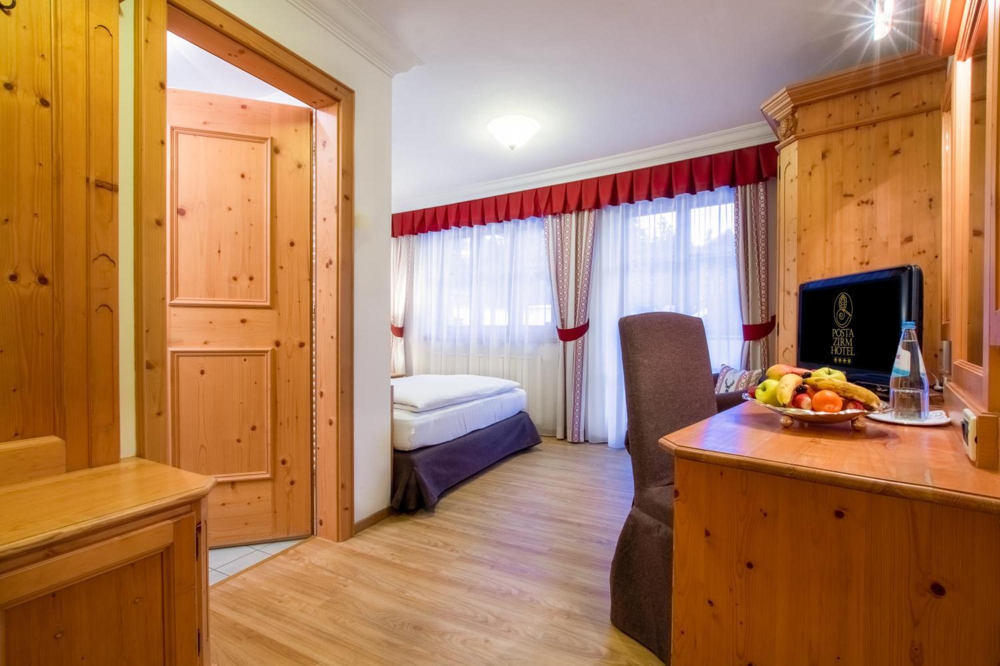 Posta Zirm Hotel Корвара-ин-Бадия Экстерьер фото