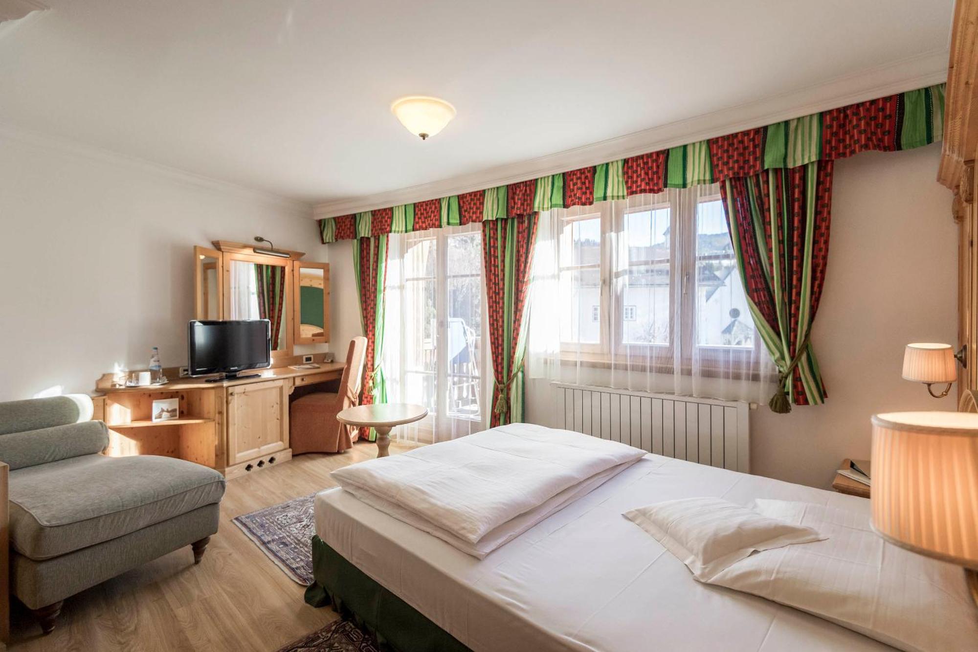 Posta Zirm Hotel Корвара-ин-Бадия Экстерьер фото