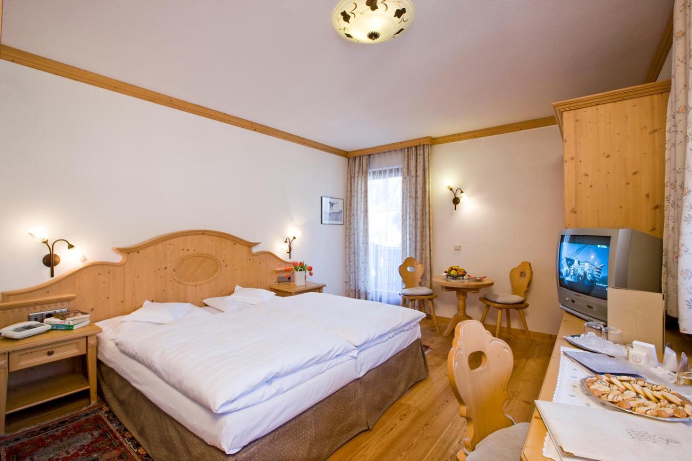 Posta Zirm Hotel Корвара-ин-Бадия Экстерьер фото